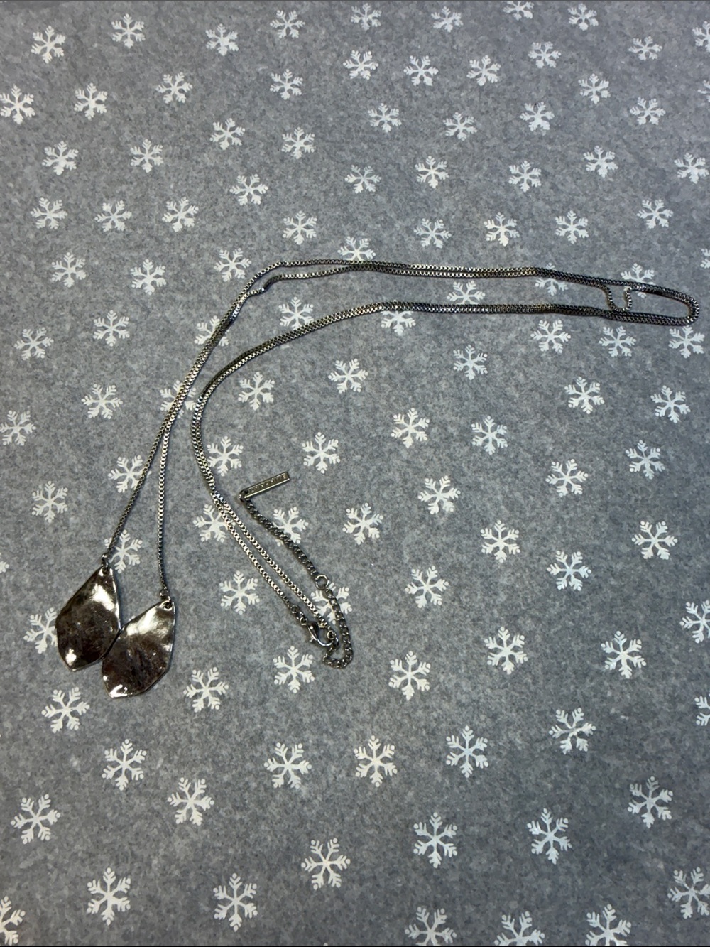 Dynamite Silver Tone Long Lariat Wrap Necklace Hammered Leaf Pendants OS